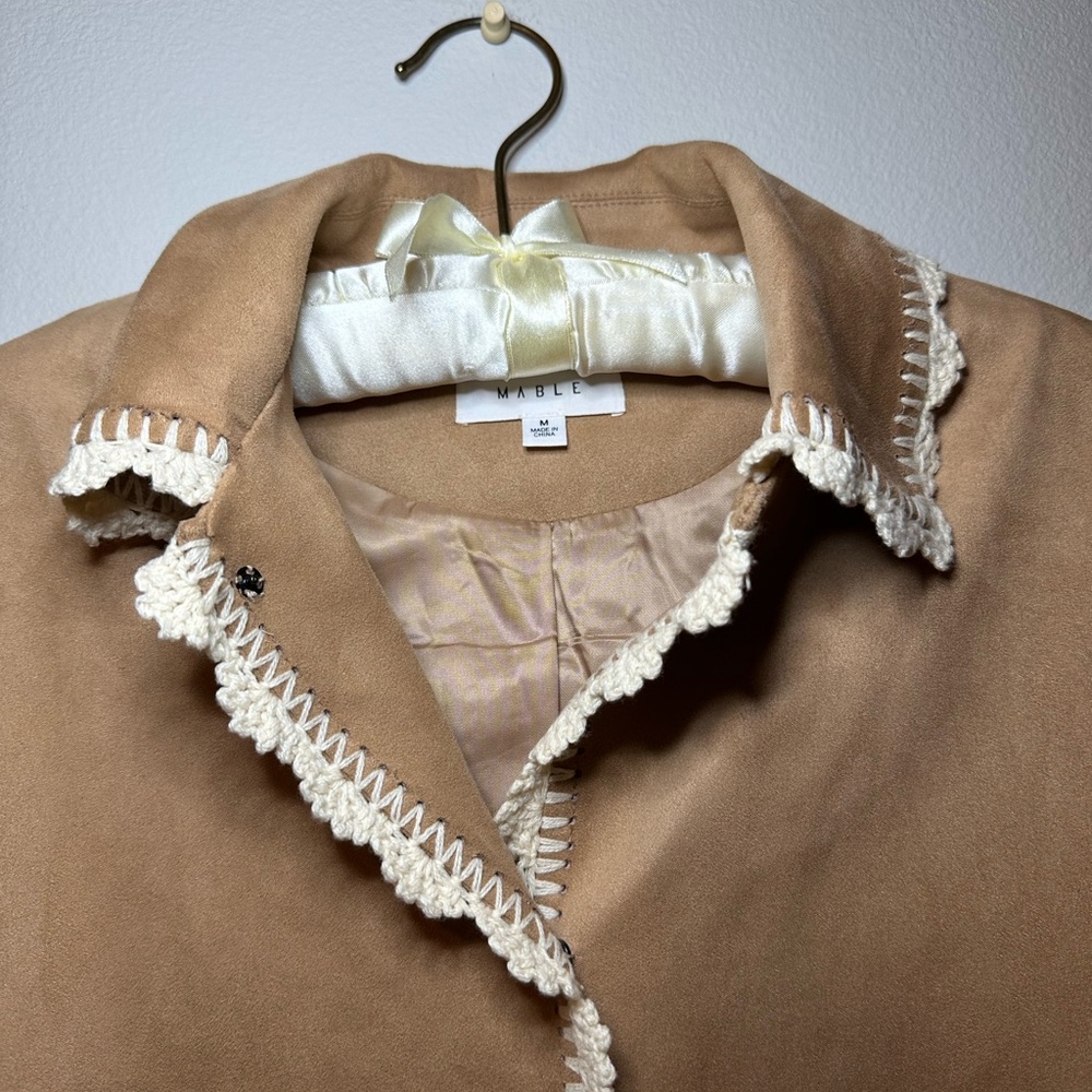 Elegant Tan Suede Blazer with Cream Trim - Picture 3 of 13